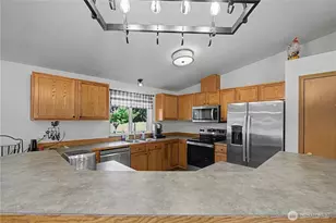 10548 179th Ave SW, Rochester, WA 98579 - Photo 10