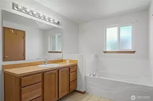 10548 179th Ave SW, Rochester, WA 98579 - Photo 14