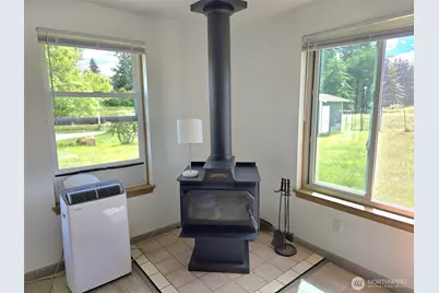 11916 Fillman Road SE, Rainier, WA 98576 - Photo 10