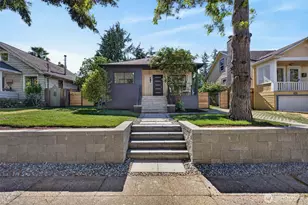 3247 40th Ave SW, Seattle, WA 98116 - Photo 2