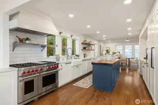 10058 NE Lafayette Ave, Bainbridge Island, WA 98110 - Photo 18