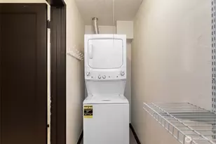 348 W Olympic Pl, Seattle, WA 98109 - Photo 10