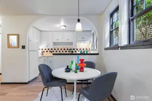 348 W Olympic Pl, Seattle, WA 98109 - Photo 8