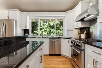 7235 87th Avenue SE, Mercer Island, WA 98040 - Photo 12