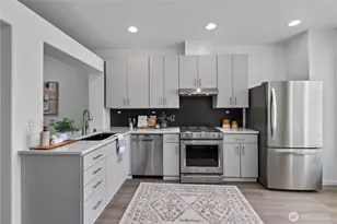 10406 Holly Dr, Everett, WA 98204 - Photo 16