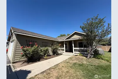 106 N Benton Street, Kittitas, WA 98934 - Photo 2