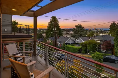 2619 Warren Avenue N, Seattle, WA 98109 - Photo 1