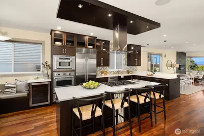 2619 Warren Avenue N, Seattle, WA 98109 - Photo 20