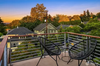 2619 Warren Avenue N, Seattle, WA 98109 - Photo 30