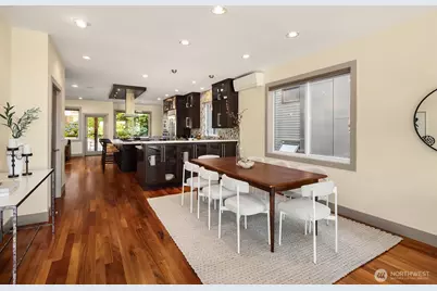 2619 Warren Avenue N, Seattle, WA 98109 - Photo 14