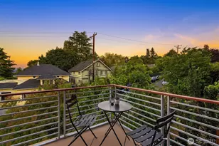 2619 Warren Ave N, Seattle, WA 98109 - Photo 10