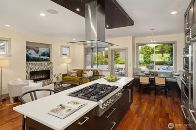 2619 Warren Avenue N, Seattle, WA 98109 - Photo 18