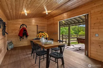 7195 NE High School Road, Bainbridge Island, WA 98110 - Photo 32