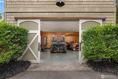 7195 NE High School Road, Bainbridge Island, WA 98110 - Photo 30