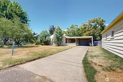 735 NE Spitzenburg Street, College Place, WA 99324 - Photo 1