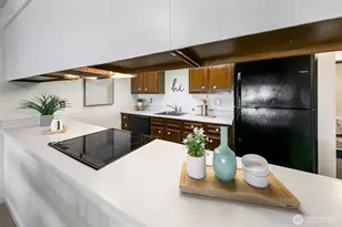 2221 Gilman Dr W, Seattle, WA 98119 - Photo 6
