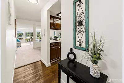 2221 Gilman Drive W #303, Seattle, WA 98119 - Photo 4