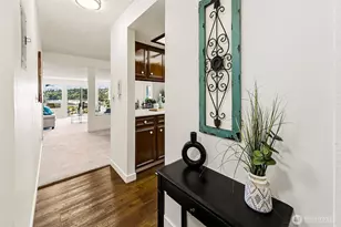 2221 Gilman Dr W, Seattle, WA 98119 - Photo 4