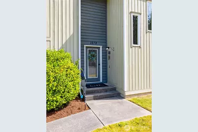 1678 NE Sumner Drive, Oak Harbor, WA 98277 - Photo 2