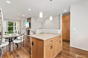 23000 NE 8th St, Sammamish, WA 98074 - Photo 12