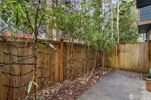 23000 NE 8th St, Sammamish, WA 98074 - Photo 26