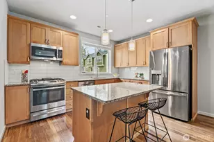 23000 NE 8th St, Sammamish, WA 98074 - Photo 16