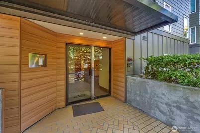 435 Summit Avenue E #402, Seattle, WA 98102 - Photo 24