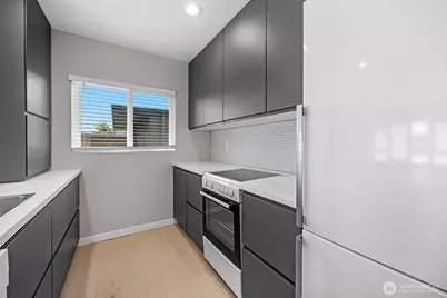 435 Summit Avenue E #402, Seattle, WA 98102 - Photo 12