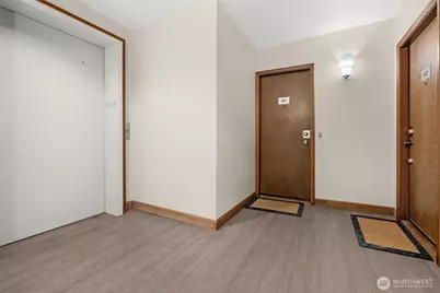 435 Summit Avenue E #402, Seattle, WA 98102 - Photo 2