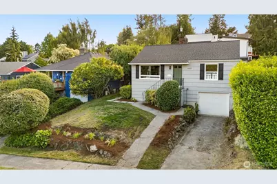 4411 50th Avenue SW, Seattle, WA 98116 - Photo 2
