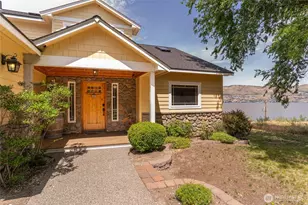 915 S Lakeshore Rd, Chelan, WA 98816 - Photo 2