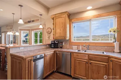915 S Lakeshore Road, Chelan, WA 98816 - Photo 12