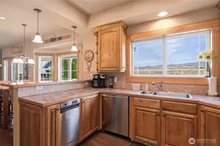 915 S Lakeshore Rd, Chelan, WA 98816 - Photo 12