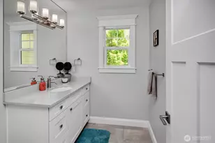 9950 SE 39th St, Mercer Island, WA 98040 - Photo 24