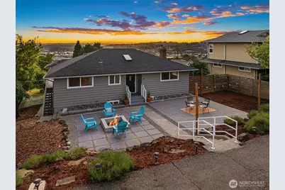 811 Grant Avenue S, Renton, WA 98057 - Photo 2