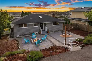 811 Grant Ave S, Renton, WA 98057 - Photo 2