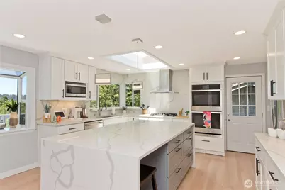 4935 116th Place SE, Bellevue, WA 98006 - Photo 14