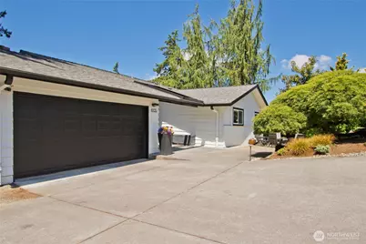 4935 116th Place SE, Bellevue, WA 98006 - Photo 2