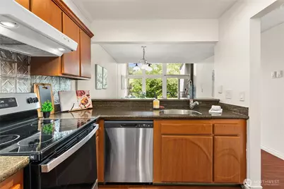 13832 NE 66th Street #605, Redmond, WA 98052 - Photo 6