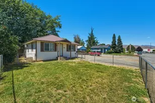 1012 Yale Ave, Wenatchee, WA 98801 - Photo 6