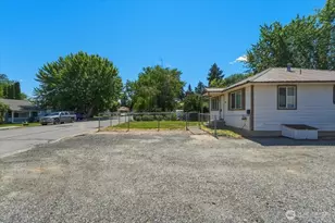 1012 Yale Ave, Wenatchee, WA 98801 - Photo 8