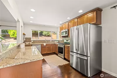15027 SE Fairwood Boulevard, Renton, WA 98058 - Photo 8