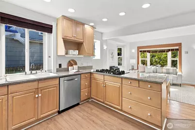4616 49th Avenue S, Seattle, WA 98118 - Photo 10
