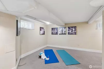 346 NE 58th Street, Seattle, WA 98105 - Photo 16