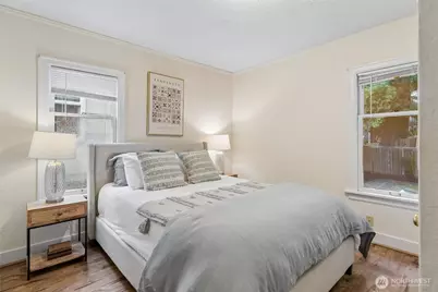 346 NE 58th Street, Seattle, WA 98105 - Photo 8