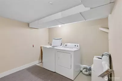 346 NE 58th Street, Seattle, WA 98105 - Photo 18