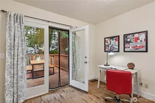 346 NE 58th St, Seattle, WA 98105 - Photo 10