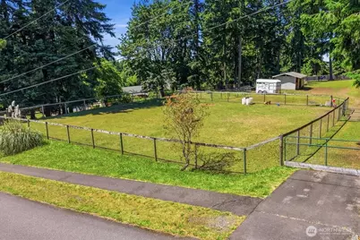 16505 38th Street E, Lake Tapps, WA 98391 - Photo 2