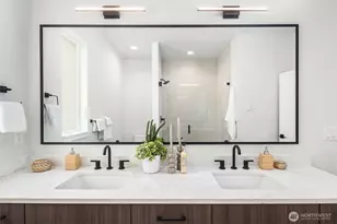 4425 Fremont Ave N, Seattle, WA 98103 - Photo 18
