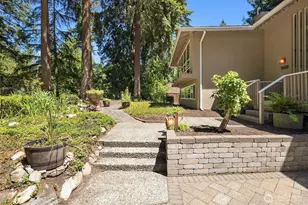 2119 Sahalee Dr W, Sammamish, WA 98074 - Photo 4